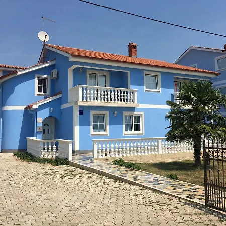 Toni Apartment